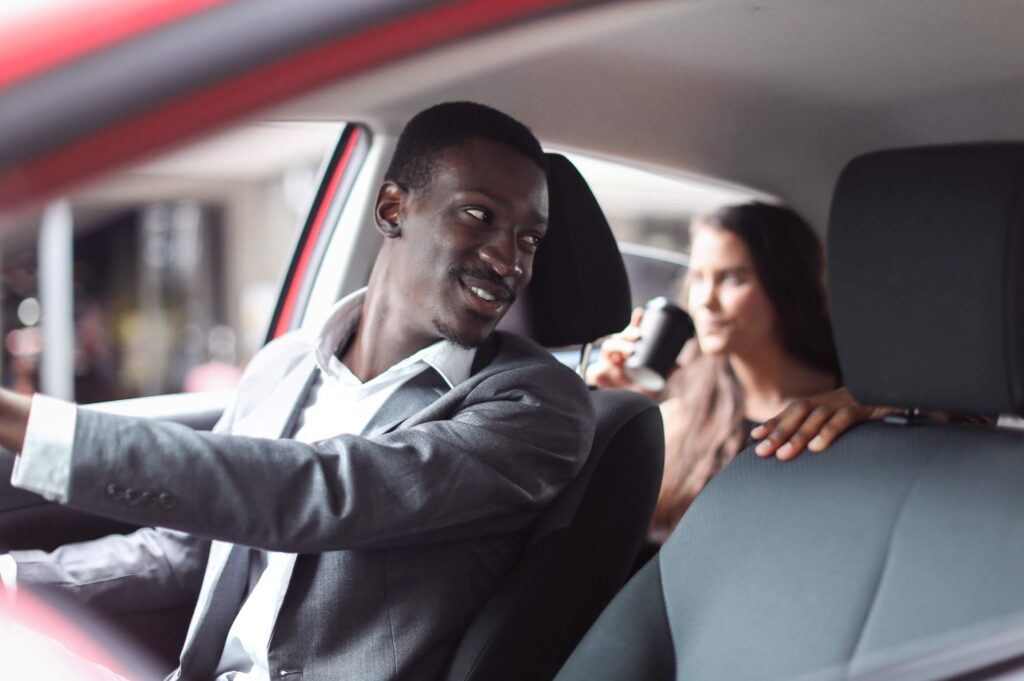 Comment trouver un chauffeur pour conduire ma voiture en toute sécurité