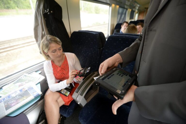 Les contrôleurs ont-ils le droit de vous fouiller dans les transports