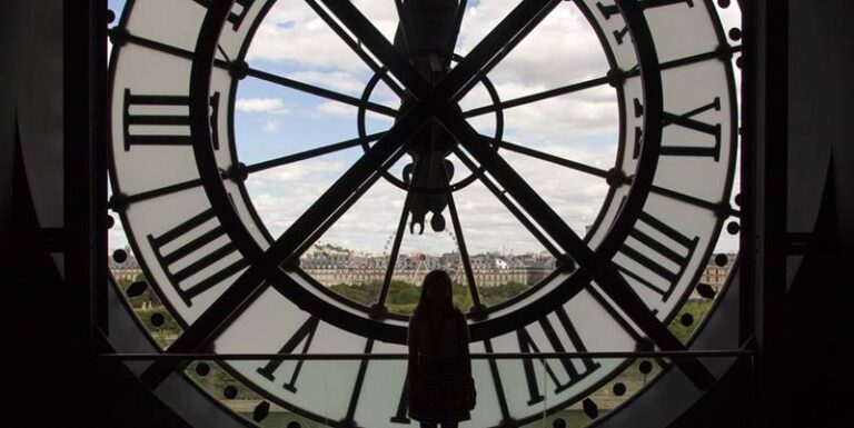 horloge emblematique de paris opera