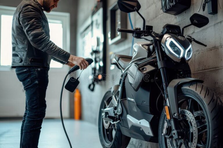 Où trouver un garage moto high-tech à Bordeaux