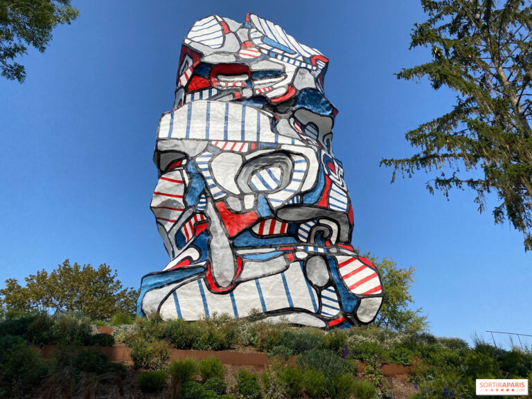 tour aux figures de jean dubuffet en exterieur