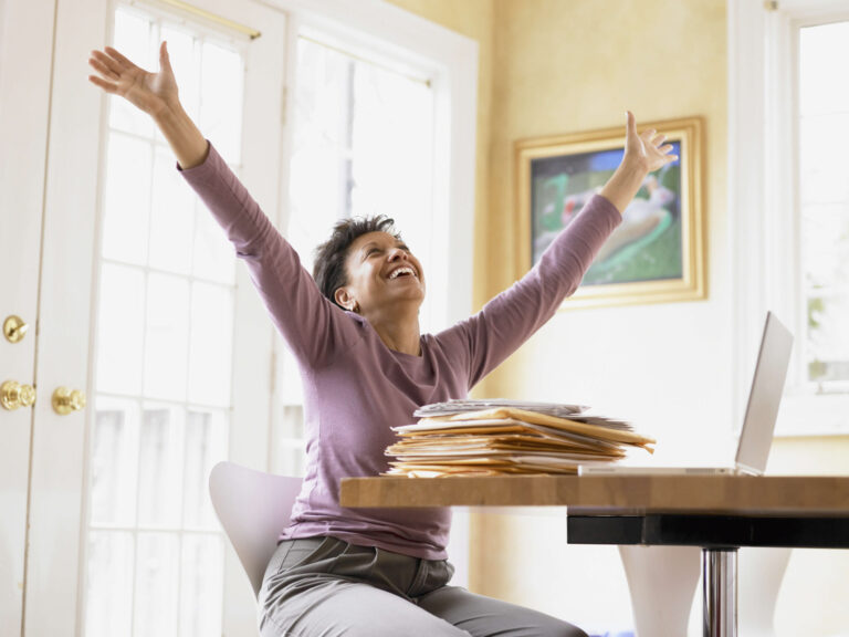 une personne active sur le lieu de travail