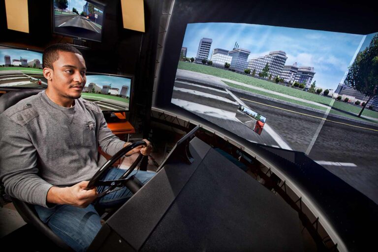 voiture avec un eleve conducteur et moniteur