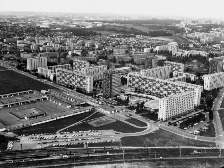 vue aerienne de place gaston viens orly