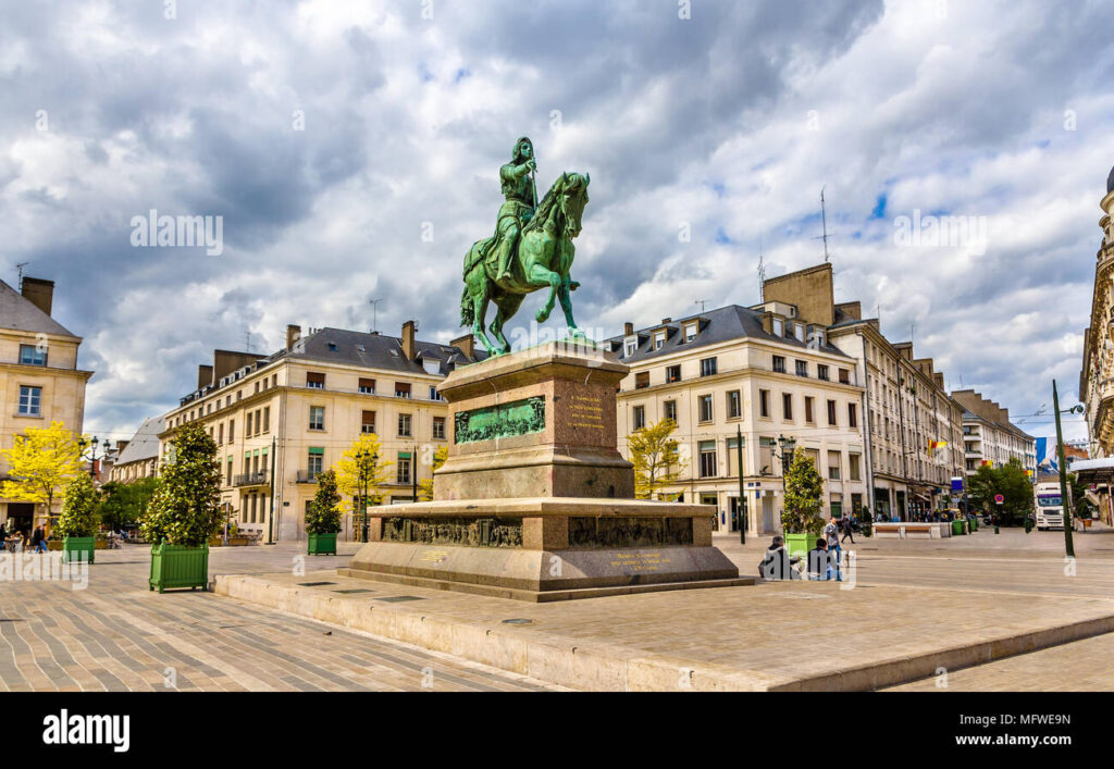 Que savoir sur la Place Jeanne d’Arc à Épinal